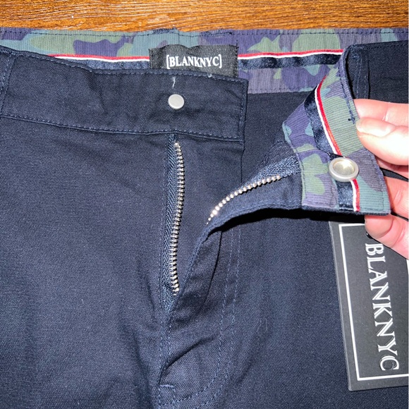 NWT Blank NYC Men's Solid Black Navy Camo Trim Shorts Size 33 Slim Fit - Picture 6 of 8